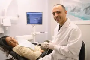 Dr. Ben Ifraimov, DDS – Cosmetic Dentist with 3D scanner